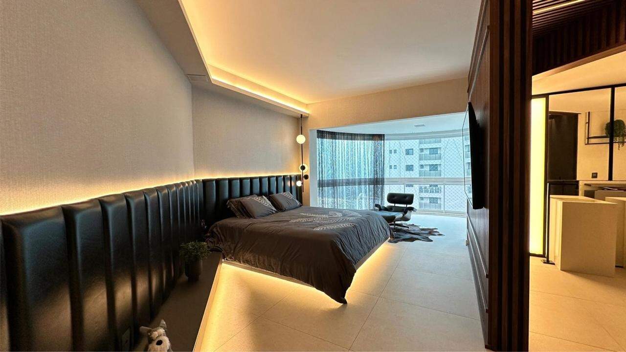 Apartamento à venda no Meia Praia: 