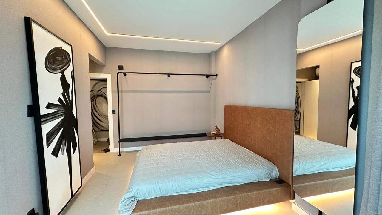 Apartamento à venda no Meia Praia: 