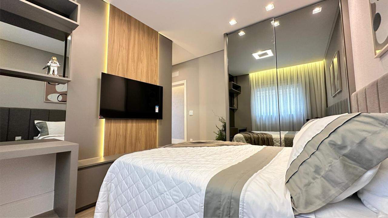 Apartamento à venda no Meia Praia: 