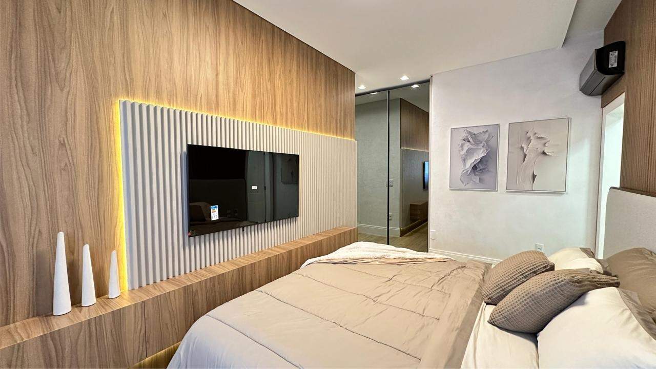 Apartamento à venda no Meia Praia: 