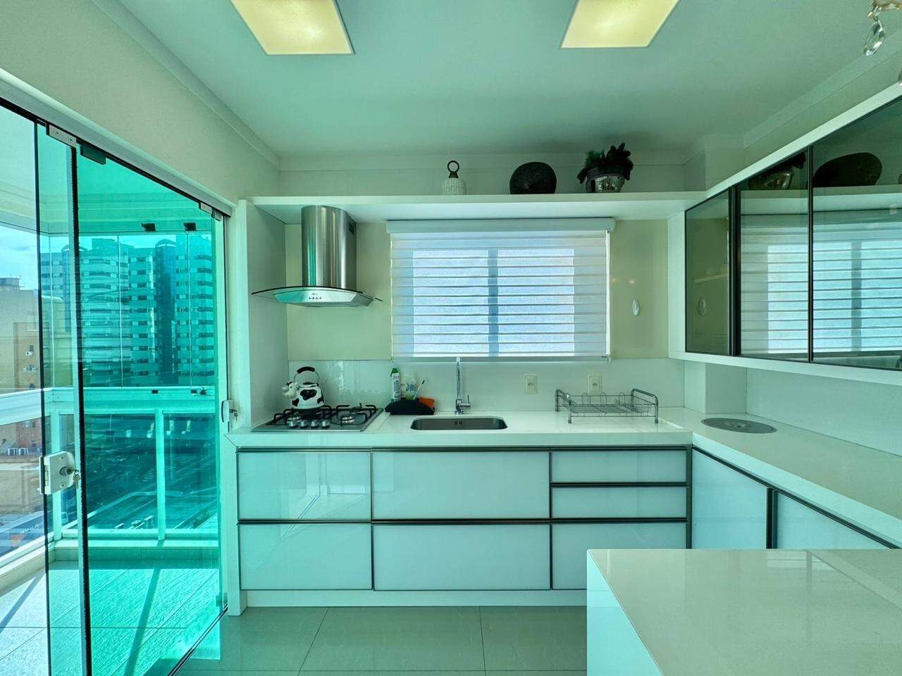 Apartamento à venda no Meia Praia: 