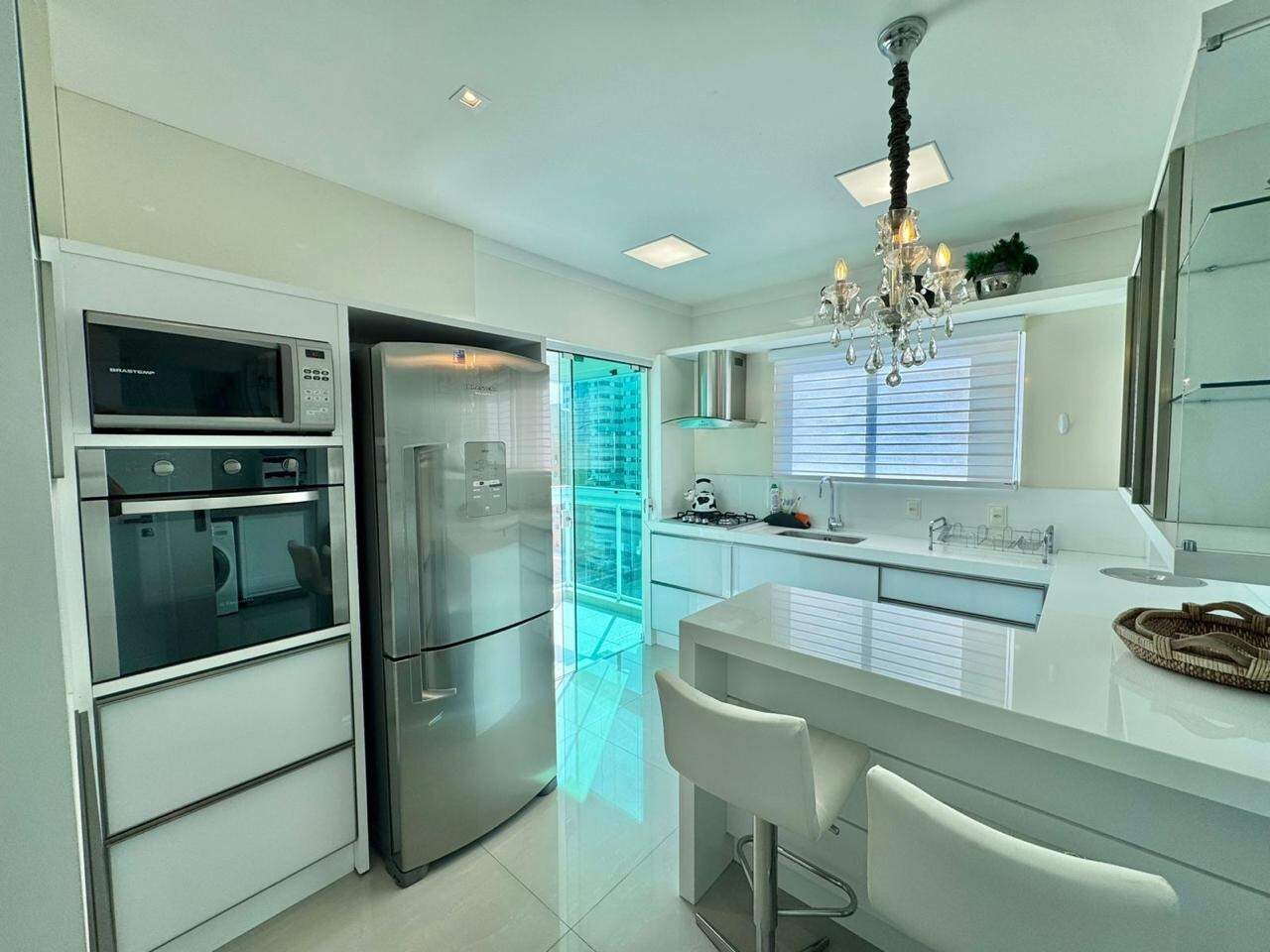 Apartamento à venda no Meia Praia: 