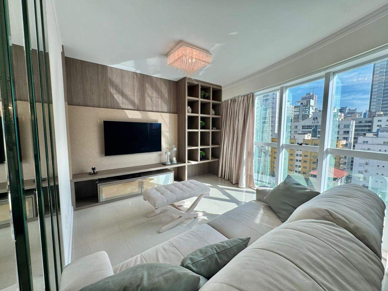 Apartamento à venda no Meia Praia: 