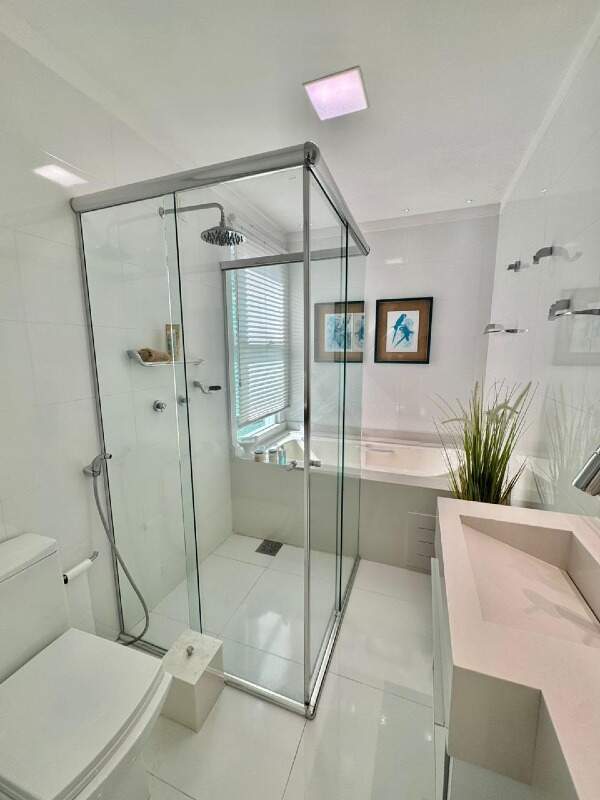Apartamento à venda no Meia Praia: 