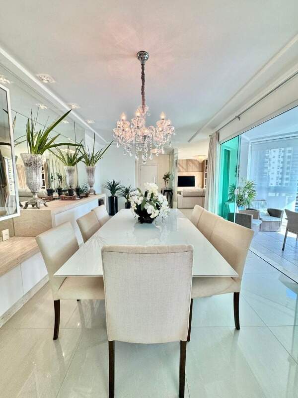 Apartamento à venda no Meia Praia: 