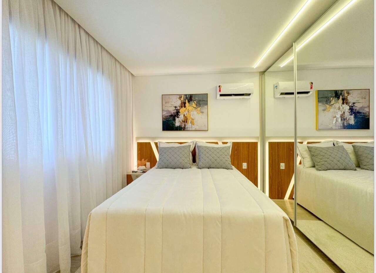 Apartamento à venda no Meia Praia: 