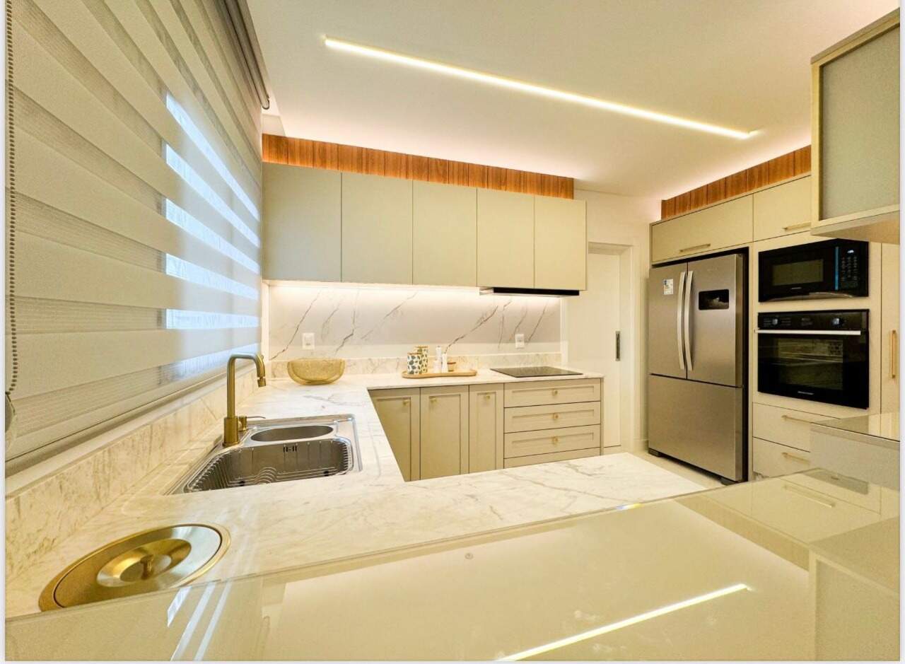 Apartamento à venda no Meia Praia: 