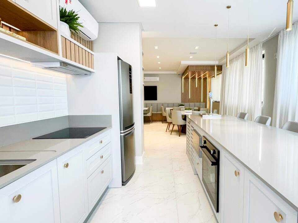 Apartamento à venda no Meia Praia: 