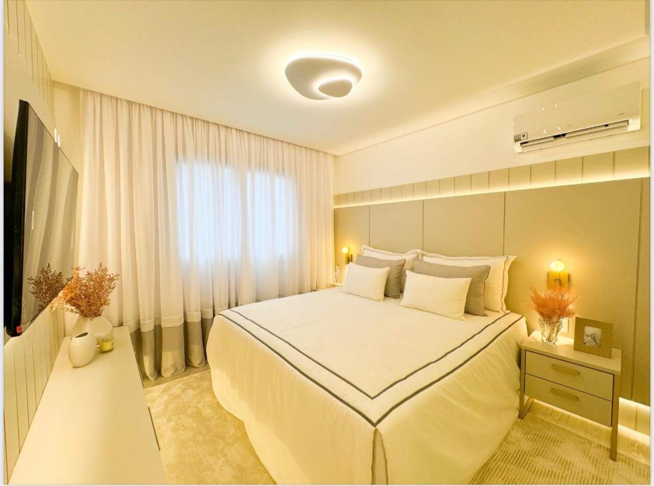 Apartamento à venda no Meia Praia: 