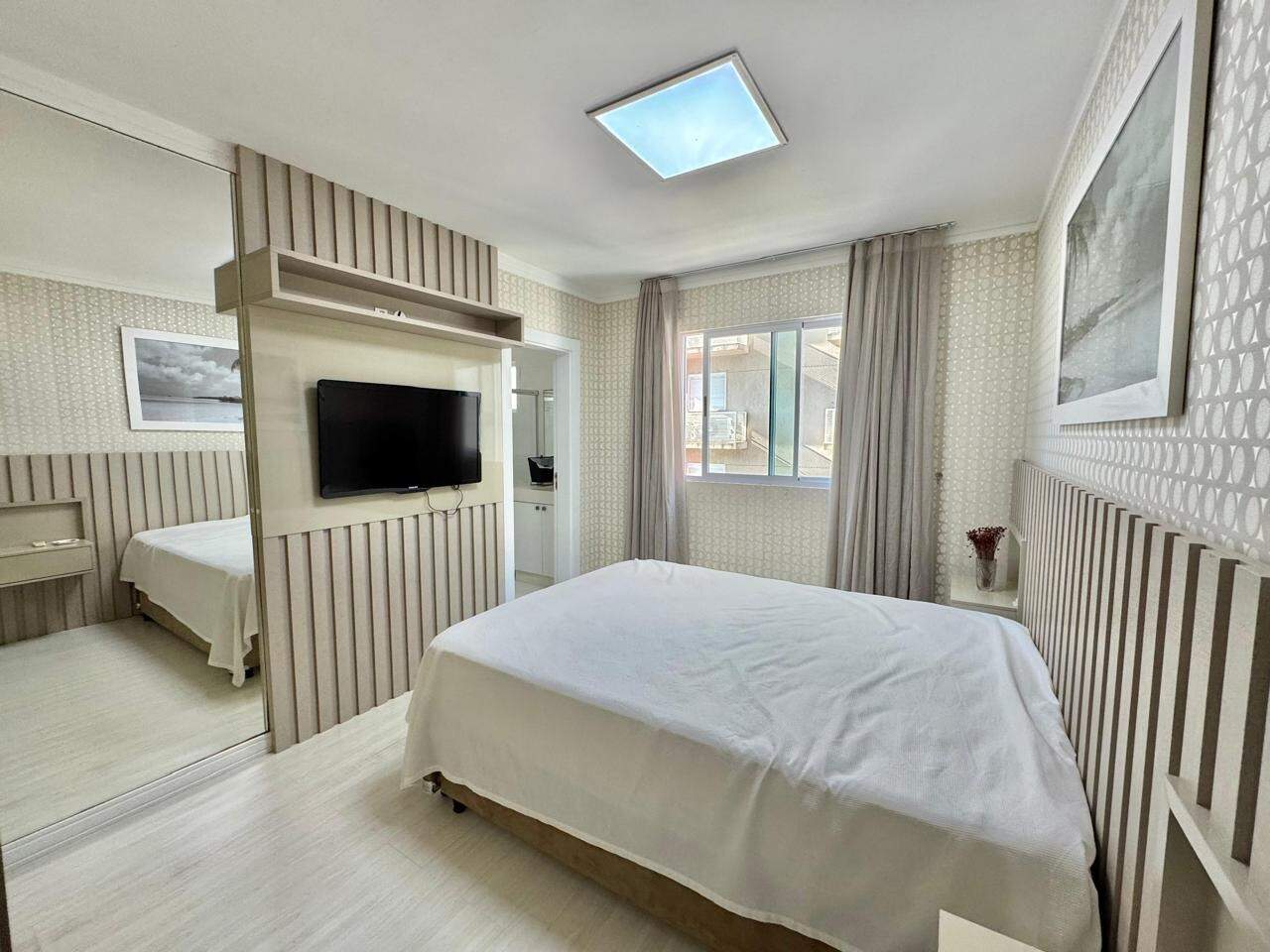 Apartamento à venda no Meia Praia: 