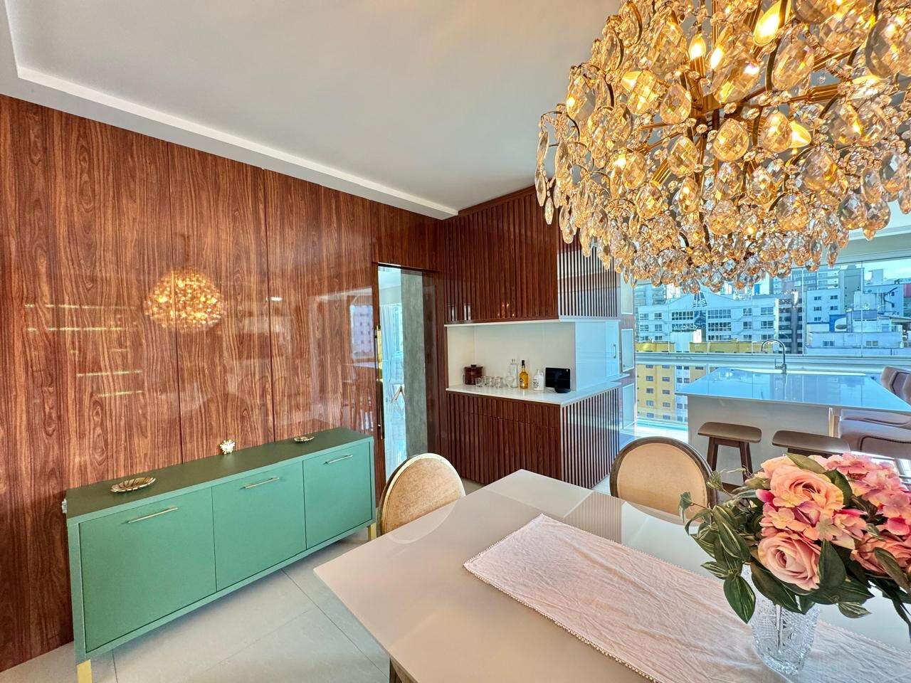 Apartamento à venda no Meia Praia: 