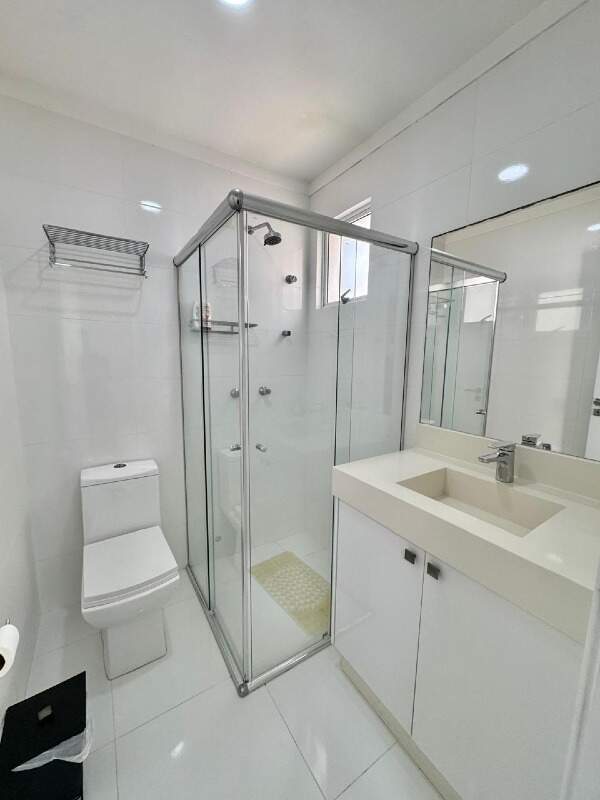 Apartamento à venda no Meia Praia: 