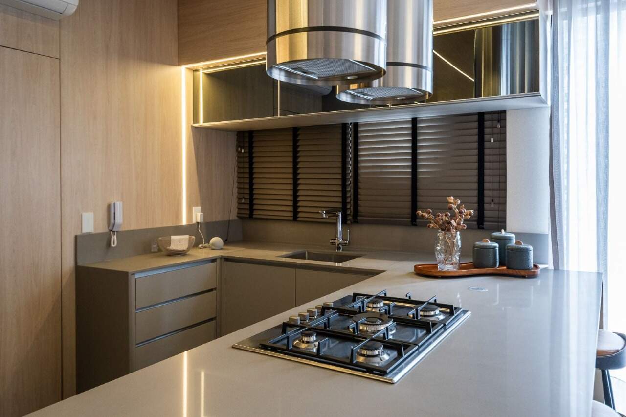 Apartamento à venda no Meia Praia: 