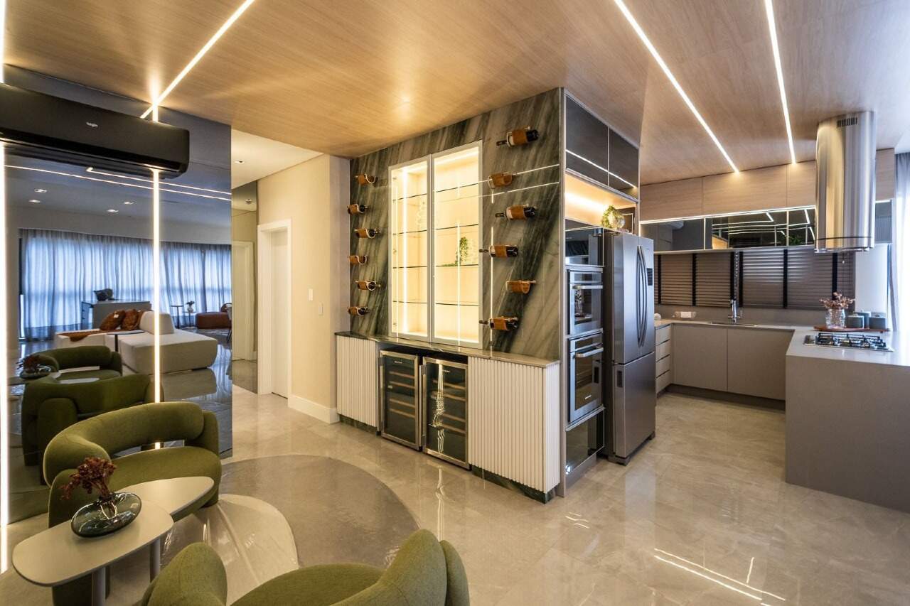 Apartamento à venda no Meia Praia: 