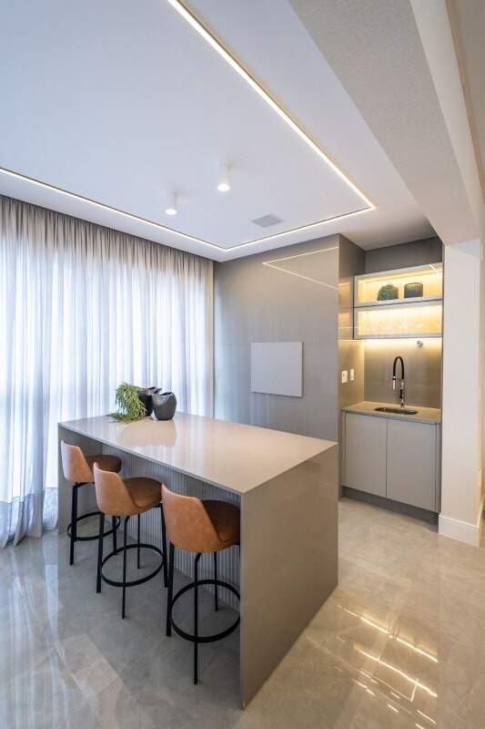 Apartamento à venda no Meia Praia: 