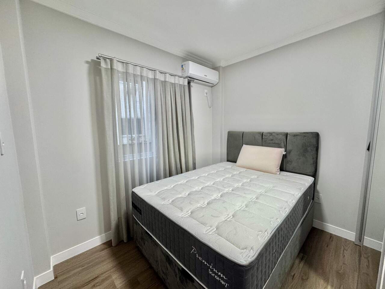 Apartamento à venda no Meia Praia: 