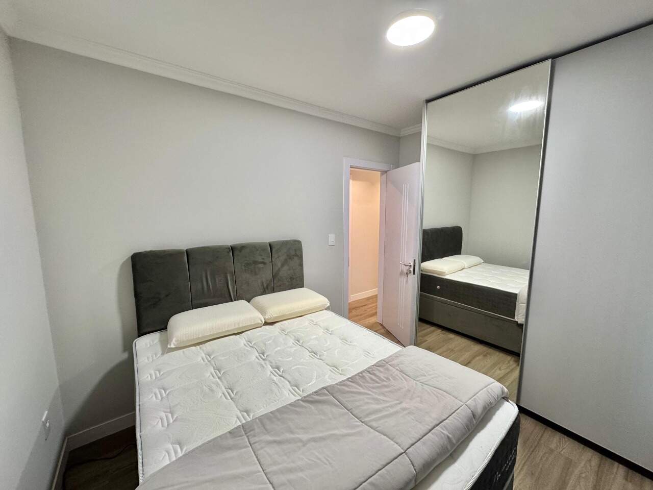 Apartamento à venda no Meia Praia: 