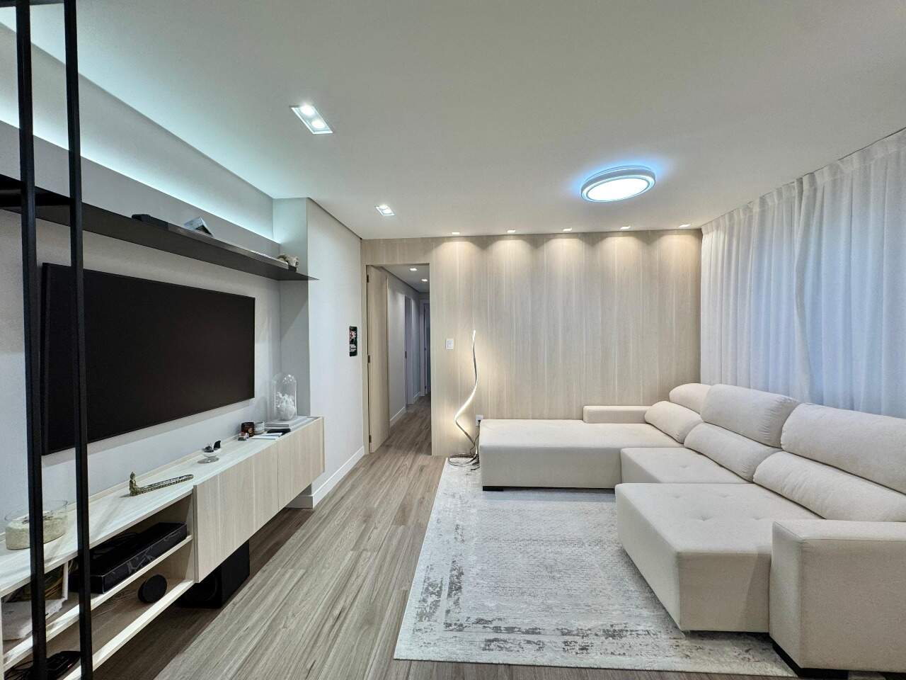 Apartamento à venda no Meia Praia: 