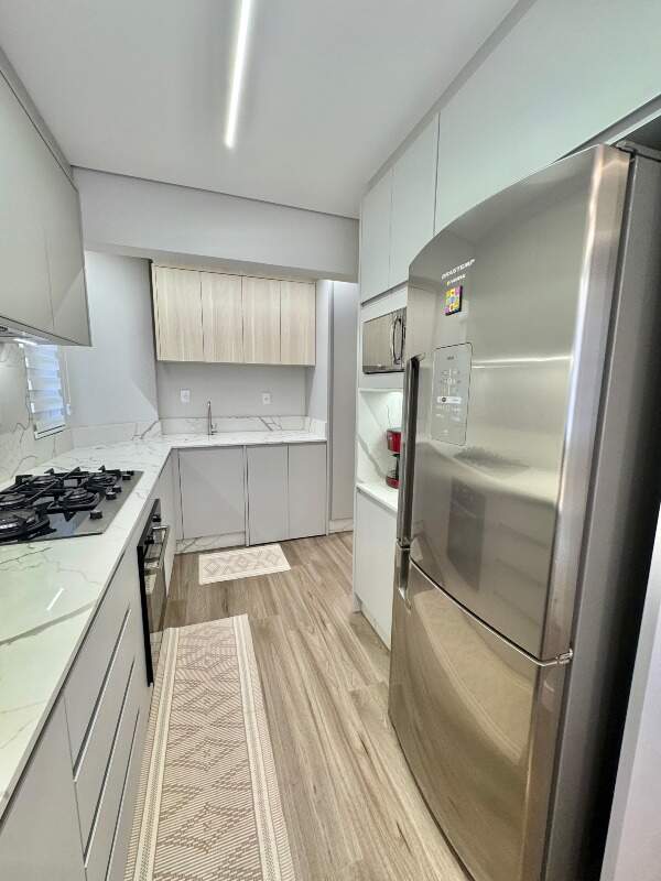 Apartamento à venda no Meia Praia: 