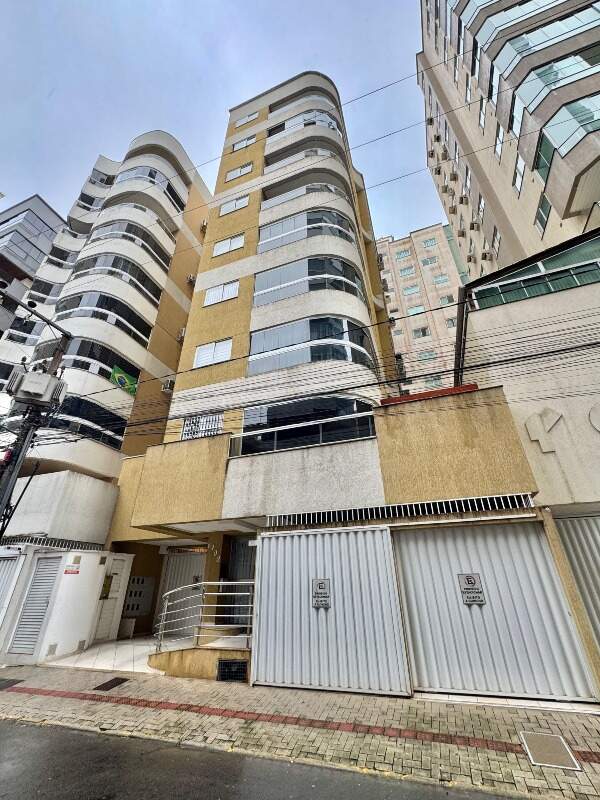 Apartamento à venda no Meia Praia: 