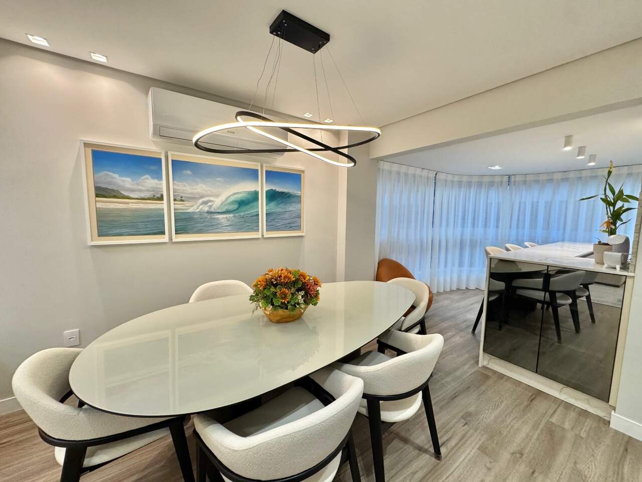 Apartamento à venda no Meia Praia: 