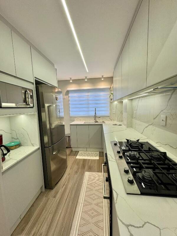 Apartamento à venda no Meia Praia: 