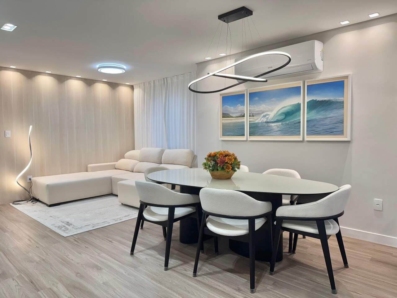 Apartamento à venda no Meia Praia: 