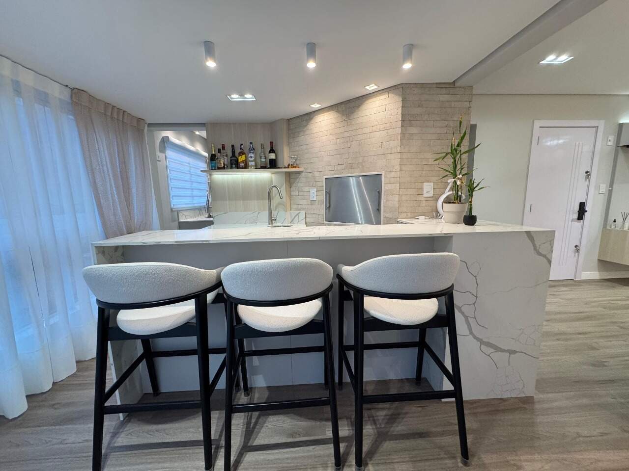 Apartamento à venda no Meia Praia: 