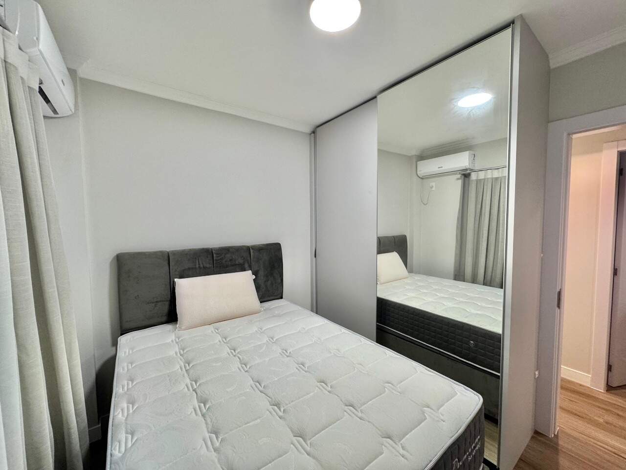 Apartamento à venda no Meia Praia: 