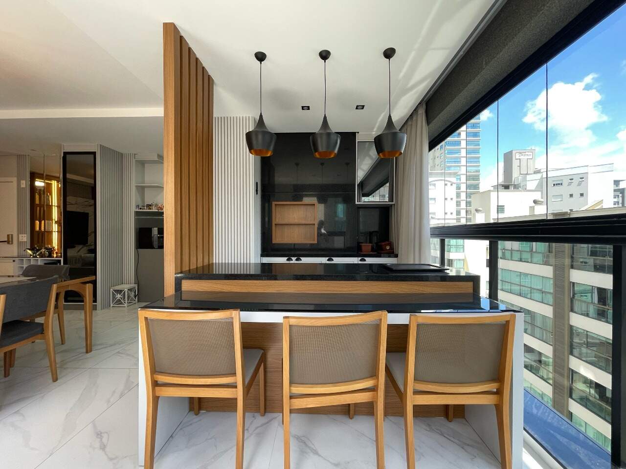 Apartamento à venda no Meia Praia: 
