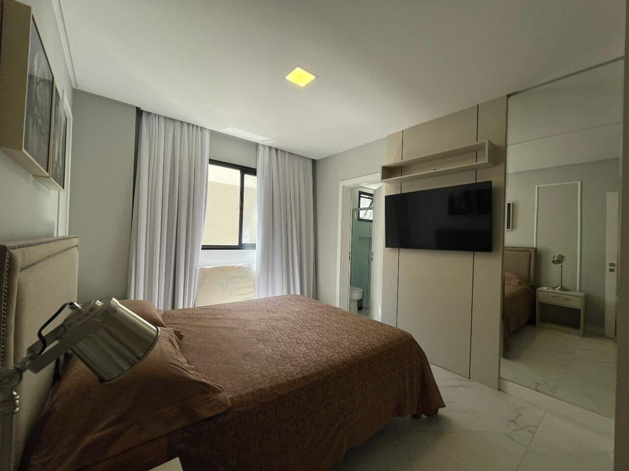 Apartamento à venda no Meia Praia: 