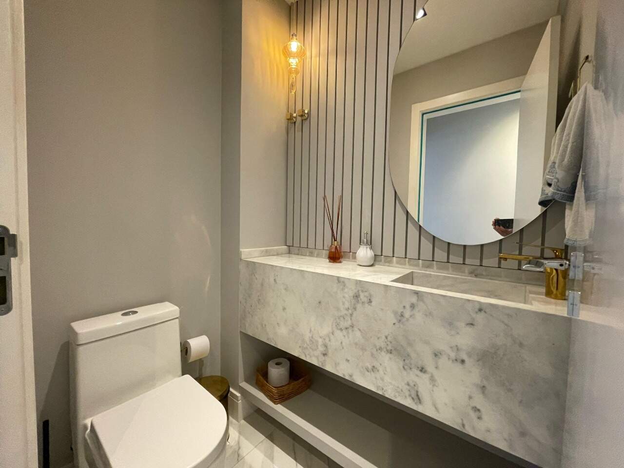 Apartamento à venda no Meia Praia: 