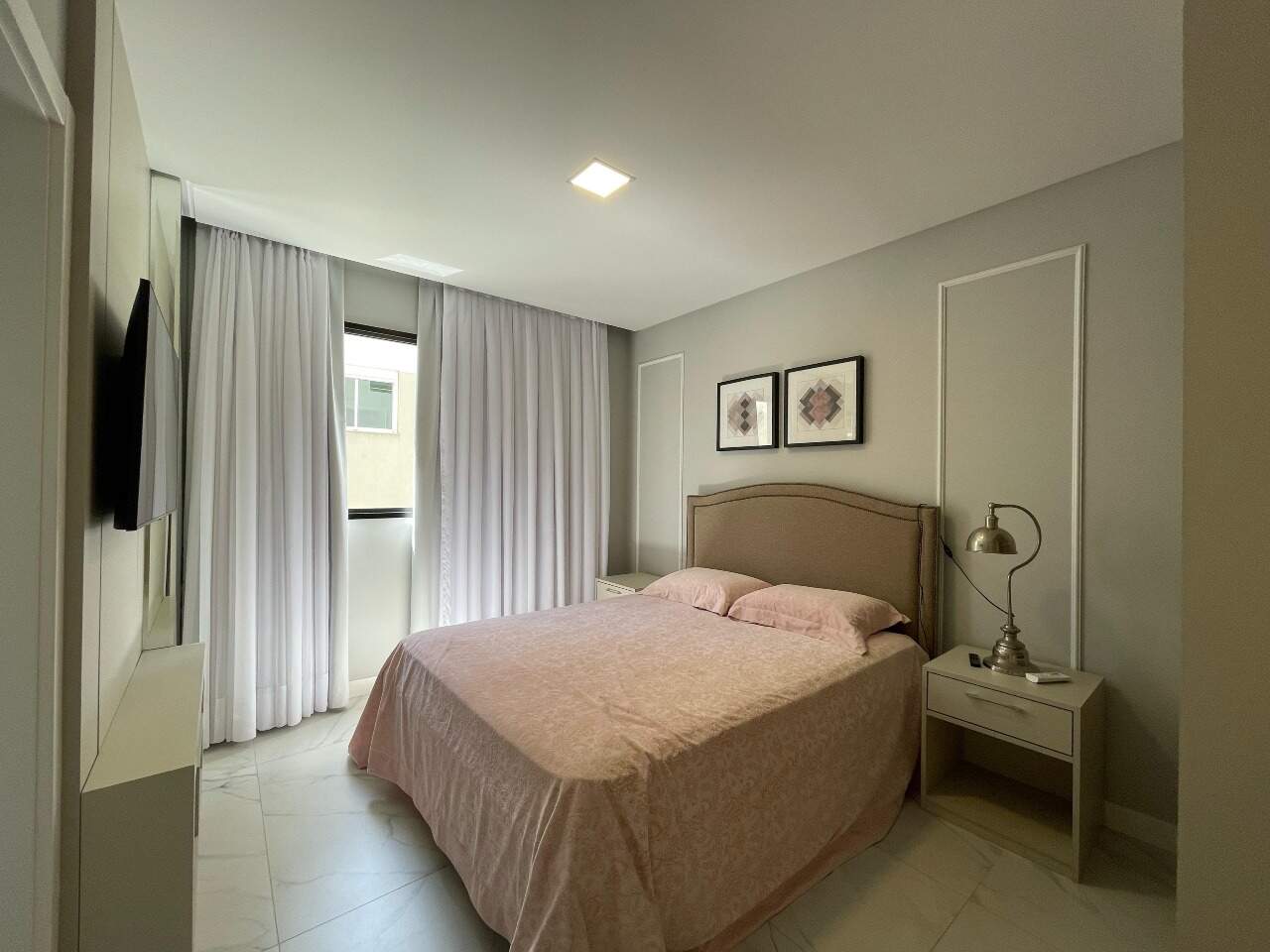 Apartamento à venda no Meia Praia: 