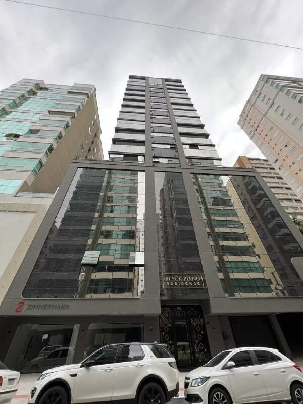 Apartamento à venda no Meia Praia: 