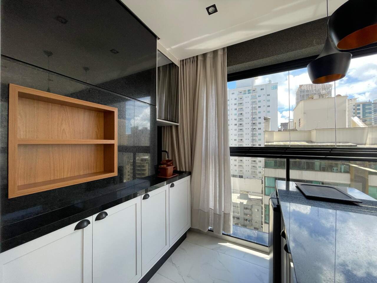 Apartamento à venda no Meia Praia: 