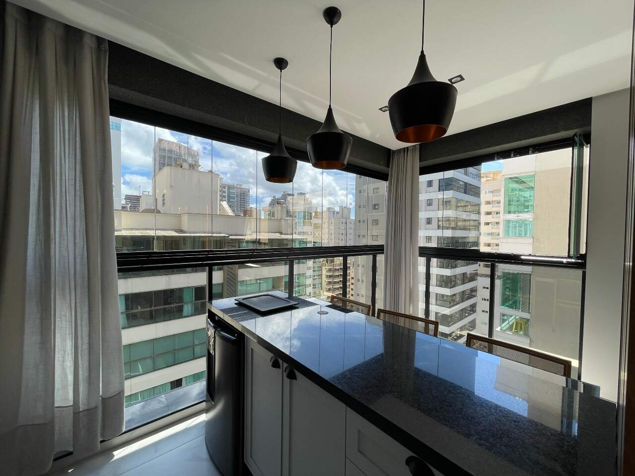 Apartamento à venda no Meia Praia: 