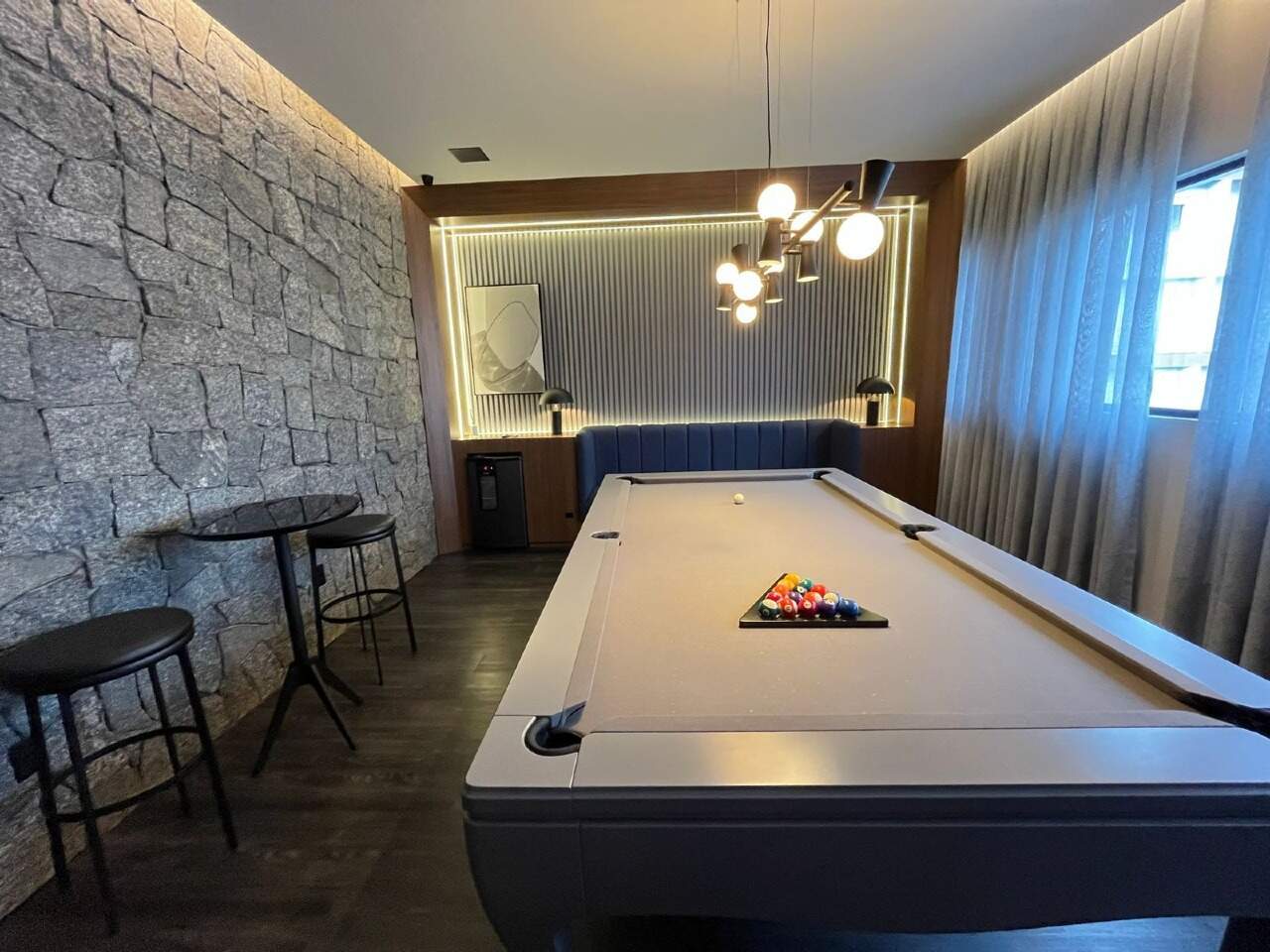 Apartamento à venda no Meia Praia: 