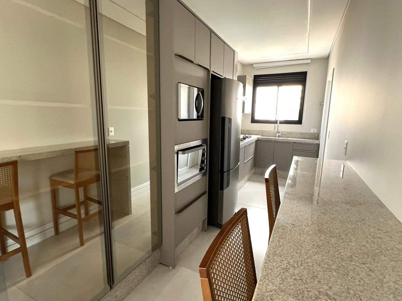 Apartamento à venda no Meia Praia: 