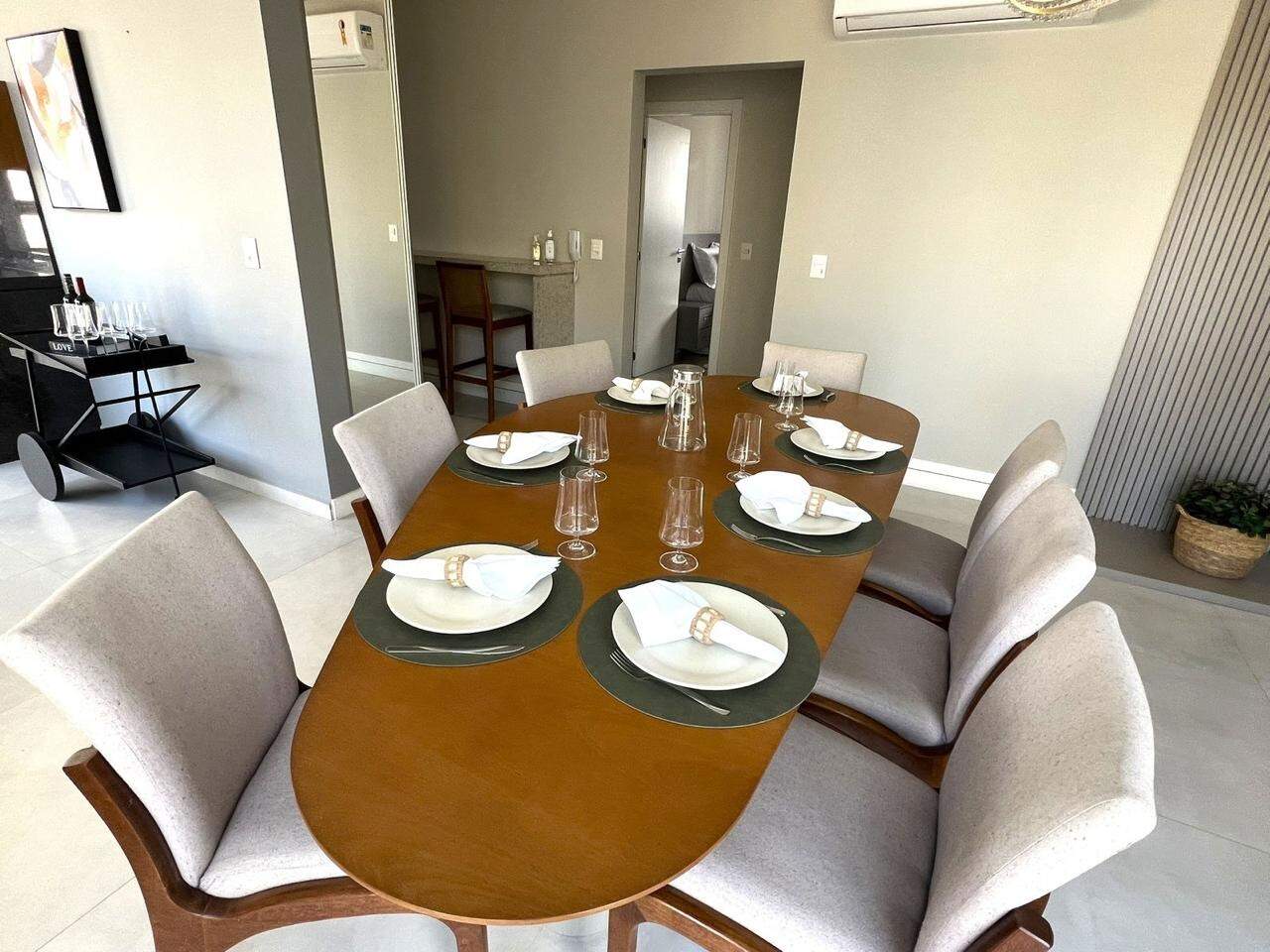 Apartamento à venda no Meia Praia: 