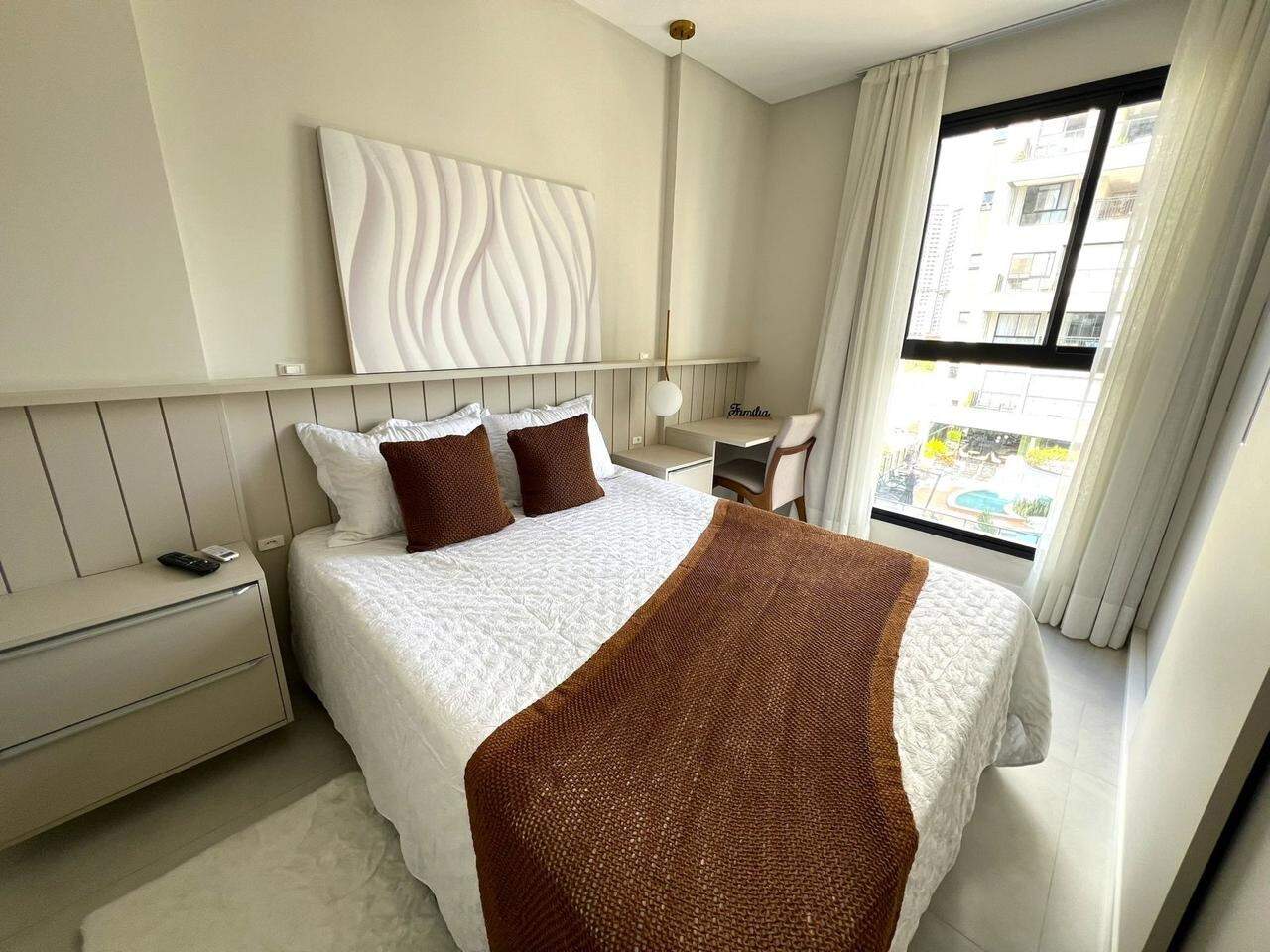Apartamento à venda no Meia Praia: 