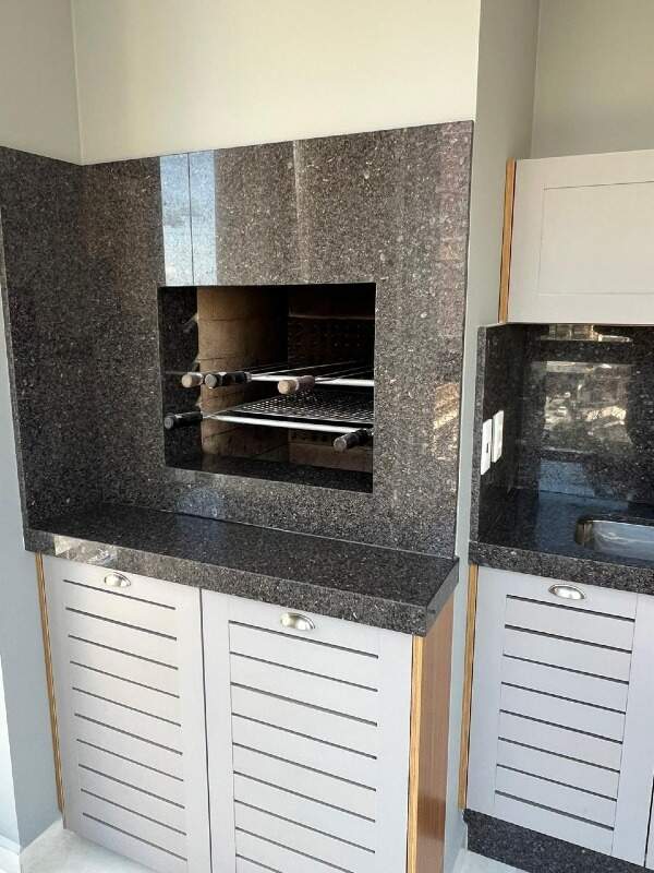 Apartamento à venda no Meia Praia: 