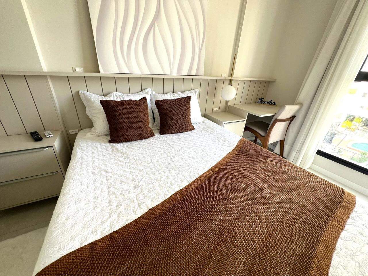 Apartamento à venda no Meia Praia: 