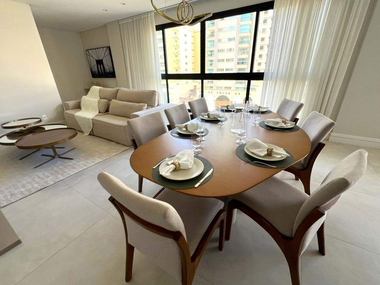 Apartamento à venda no Meia Praia: 