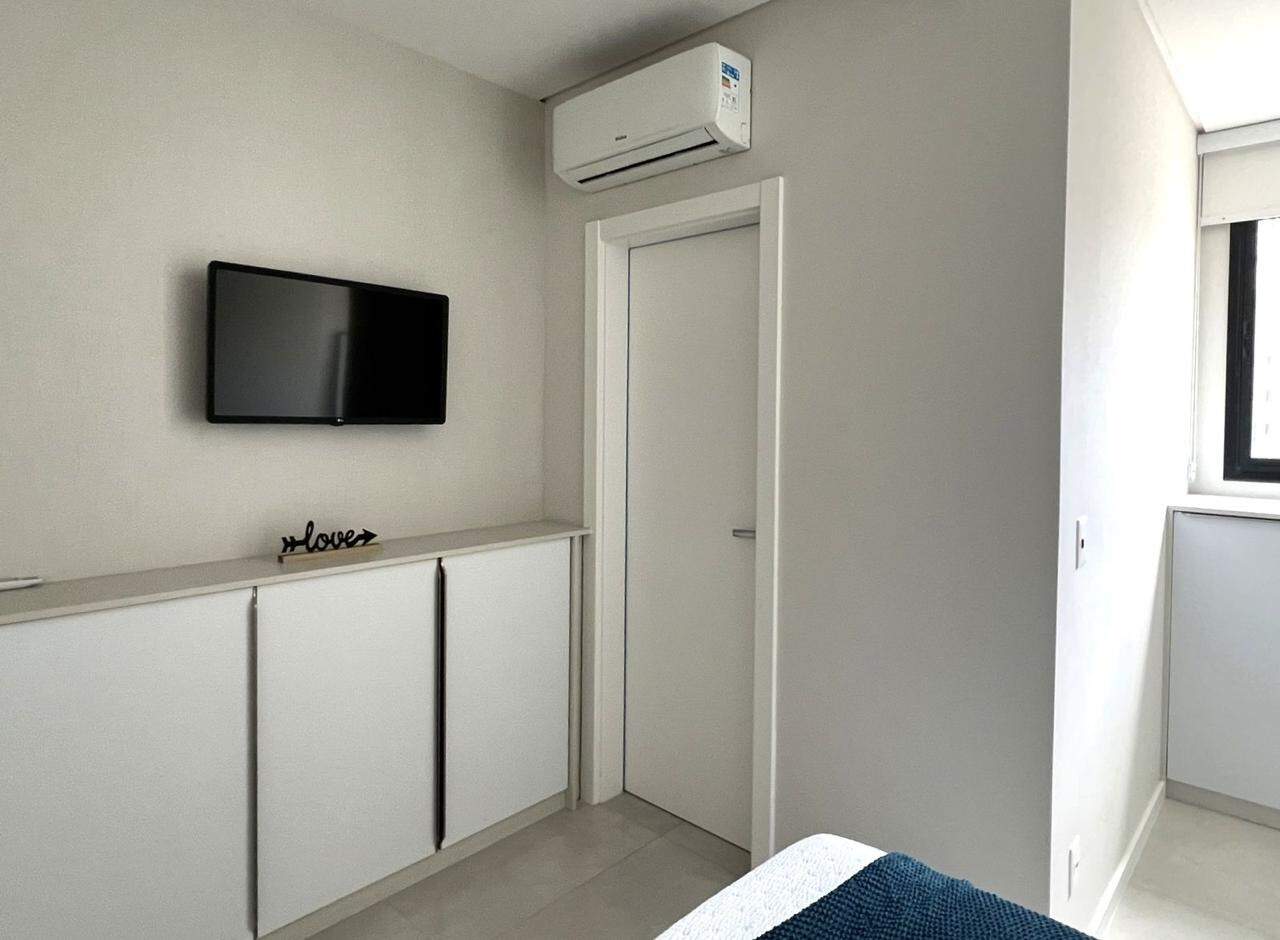 Apartamento à venda no Meia Praia: 