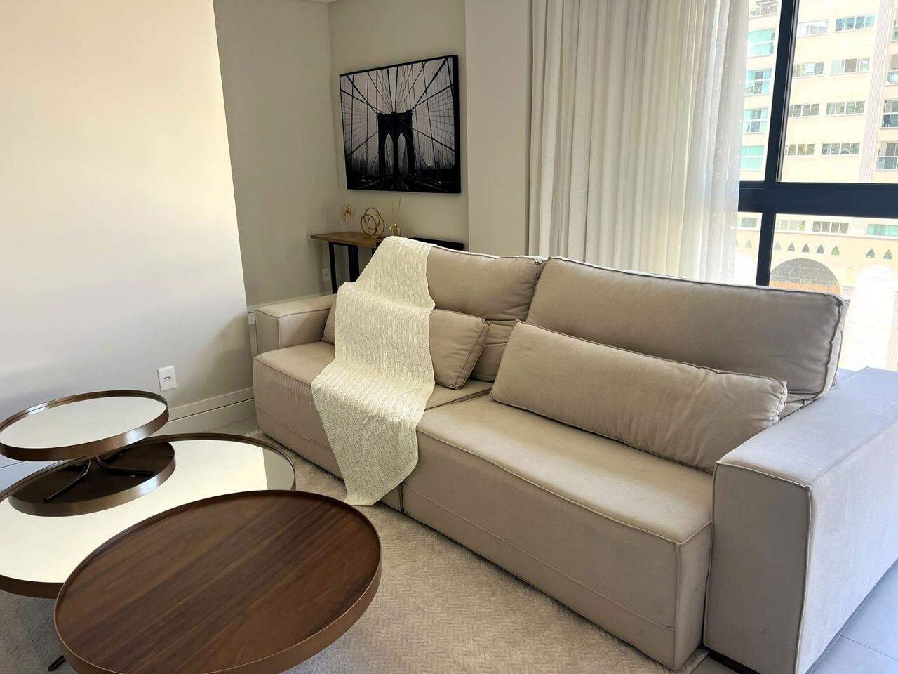 Apartamento à venda no Meia Praia: 