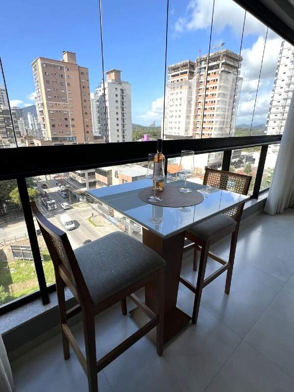 Apartamento à venda no Meia Praia: 