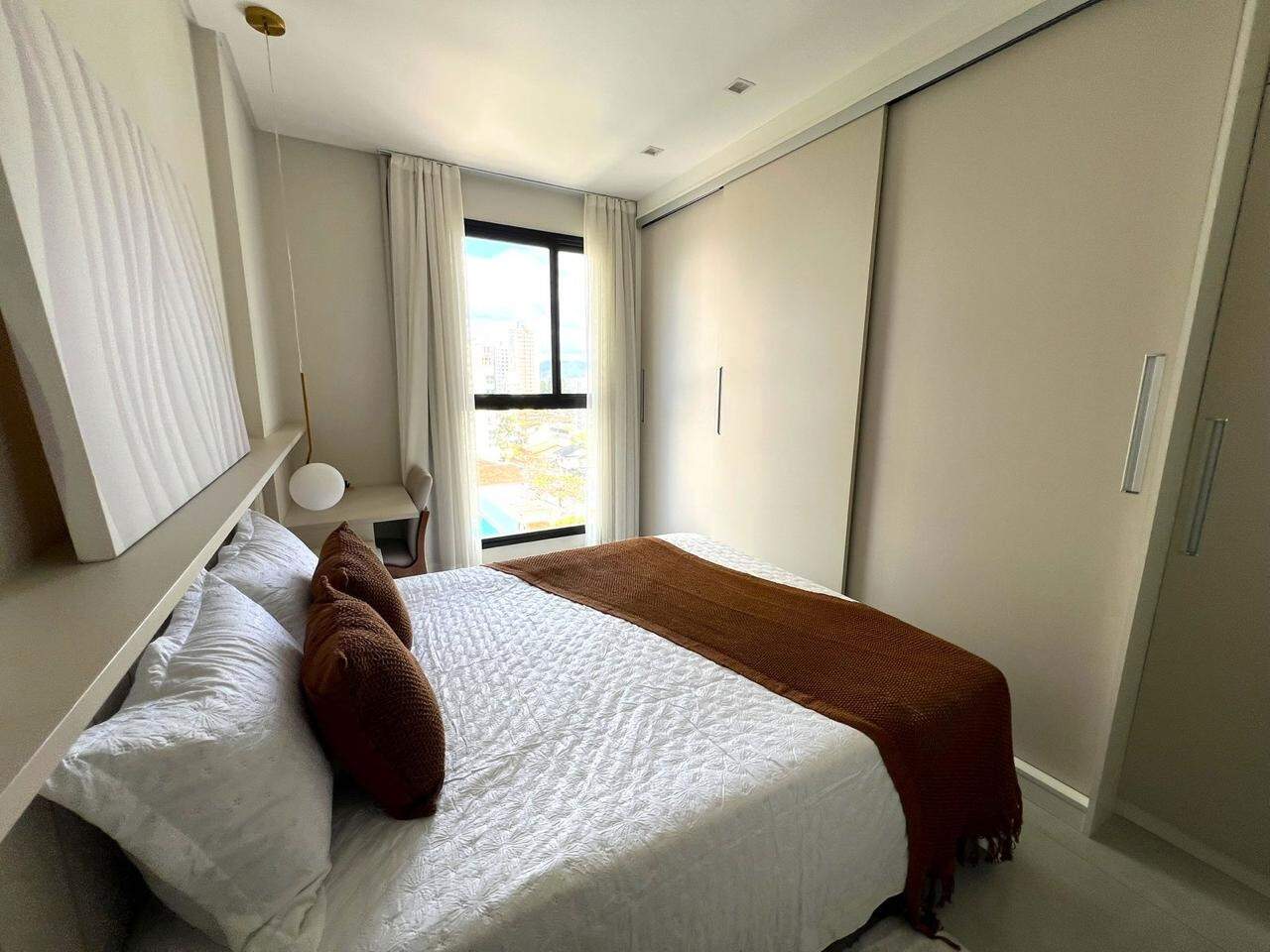 Apartamento à venda no Meia Praia: 