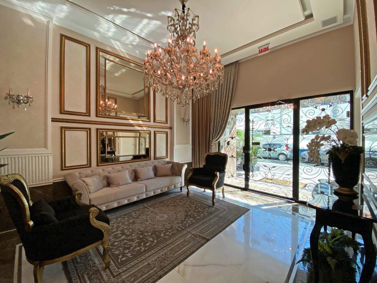 Apartamento à venda no Meia Praia: 