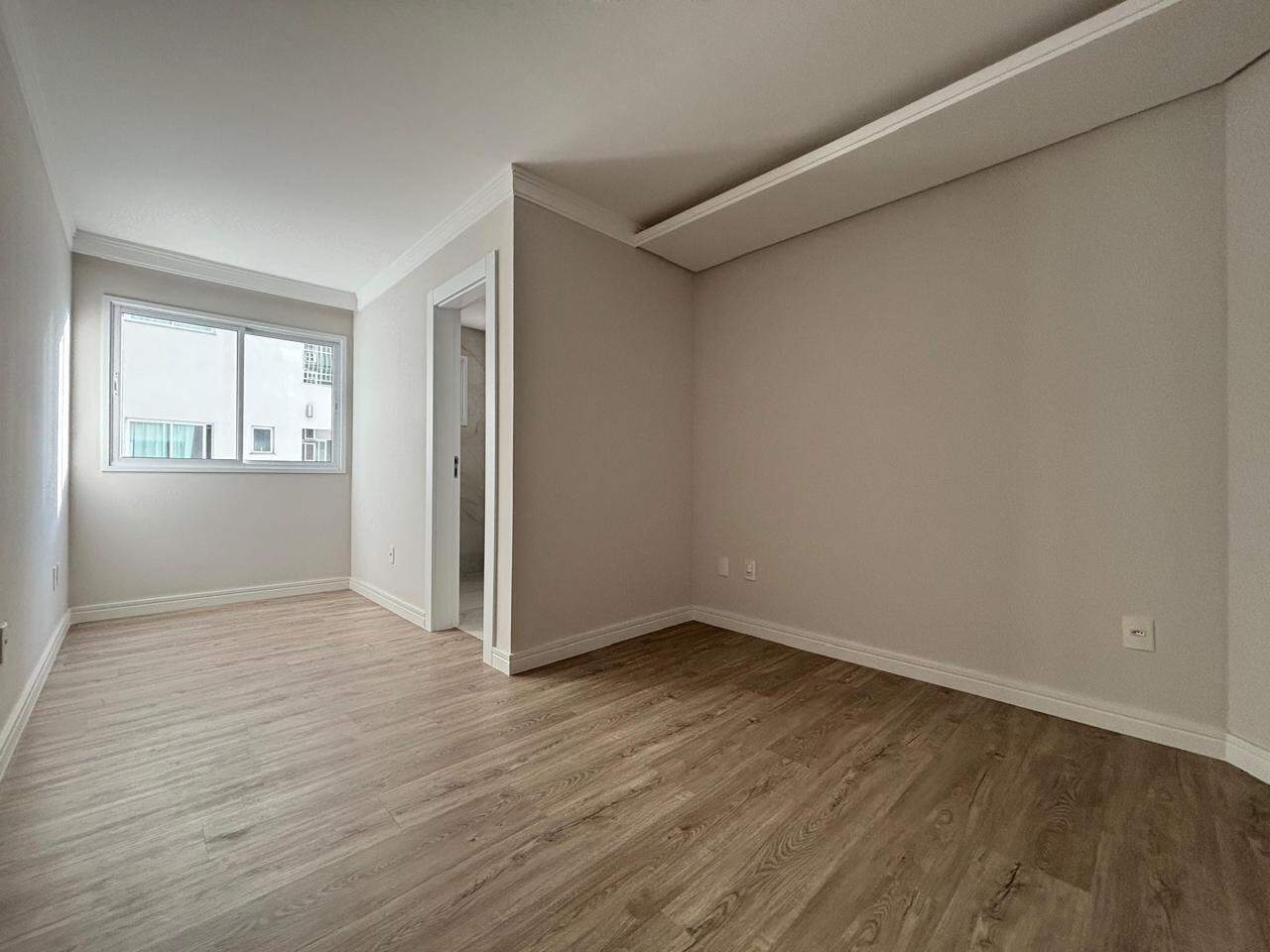 Apartamento à venda no Meia Praia: