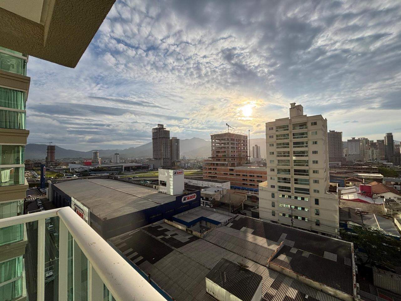 Apartamento à venda no Meia Praia: